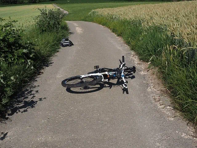 accidente de bicicleta por choque y fuga